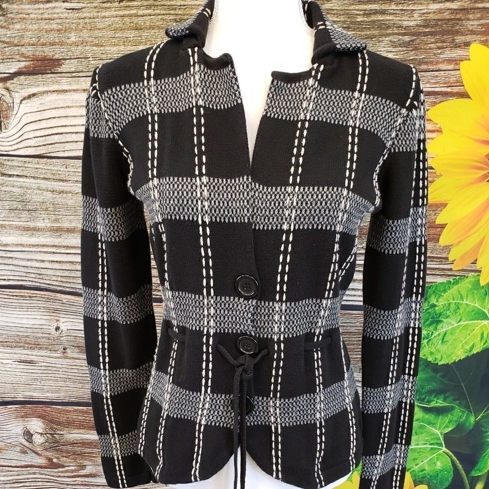 Raisey Jacket  3 button front with tie